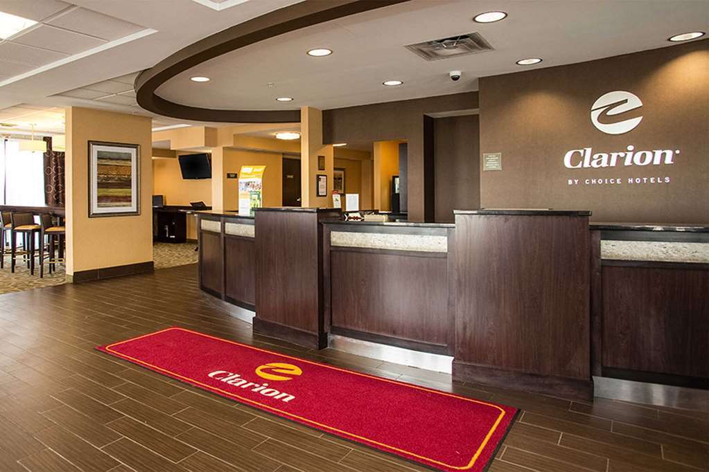 Clarion Hotel Beachwood-Cleveland Интерьер фото